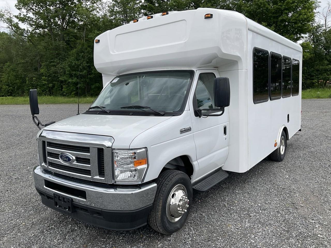 2026 Ford HLE HLE COACH Johnstown NY