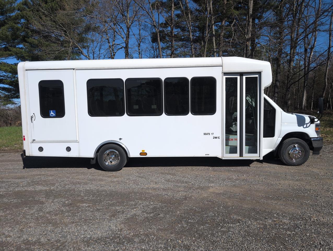 2026 Ford HLE HLE COACH