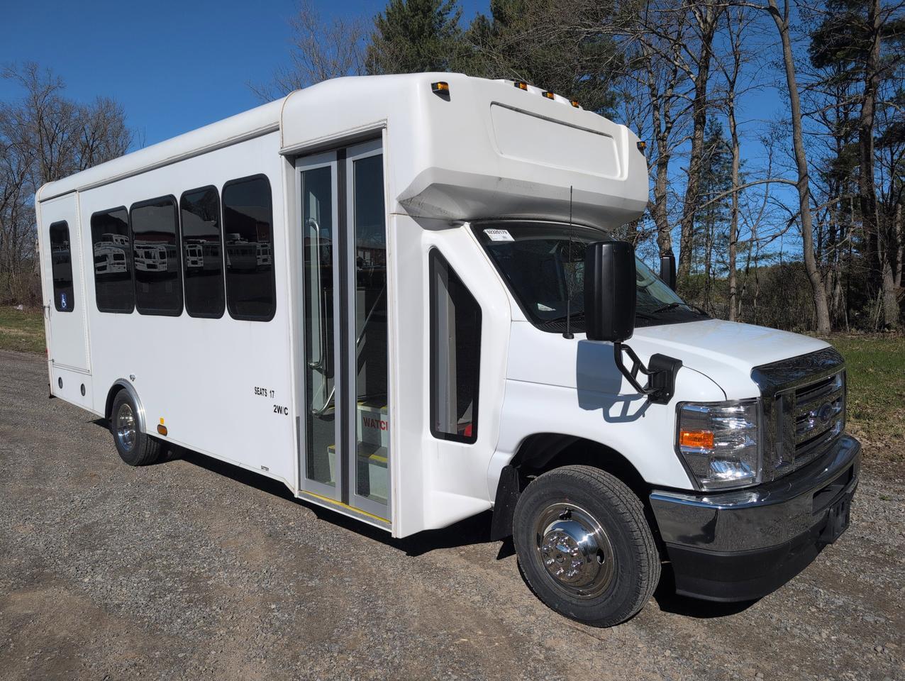 2026 Ford HLE HLE COACH