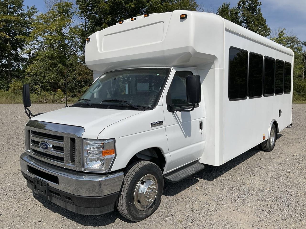 2026 Ford HLE HLE COACH Johnstown NY