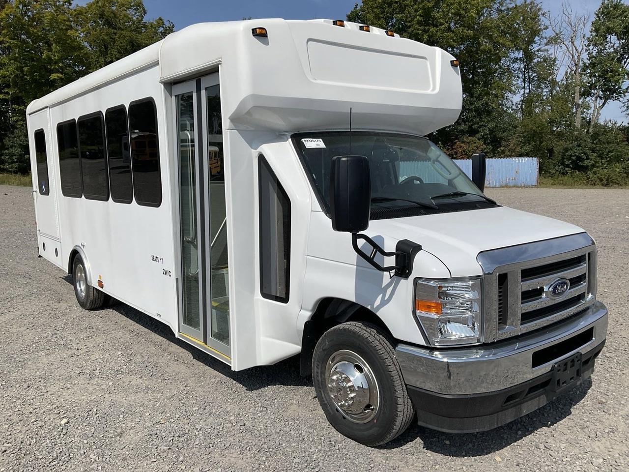 2026 Ford HLE HLE COACH Johnstown NY