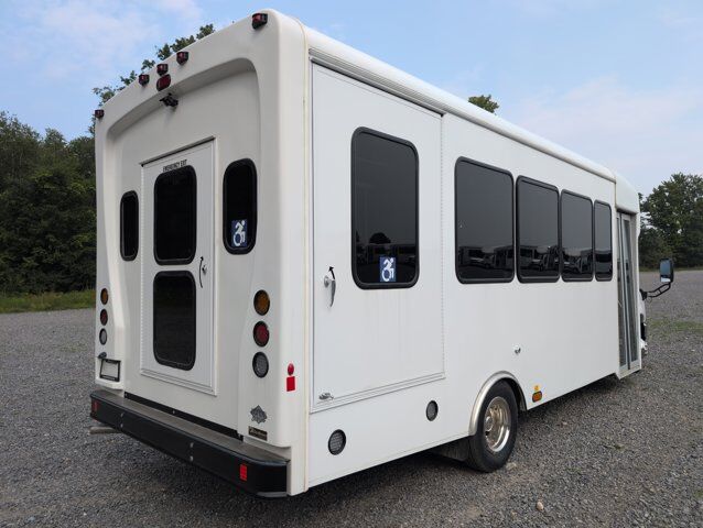 2026 Ford HLE HLE COACH Johnstown NY