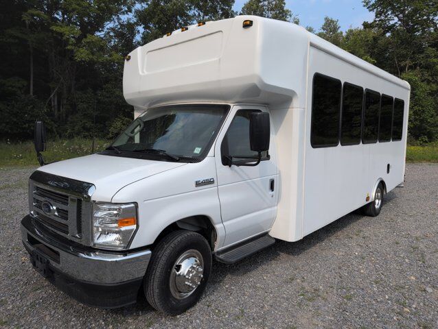 2026 Ford HLE HLE COACH Johnstown NY