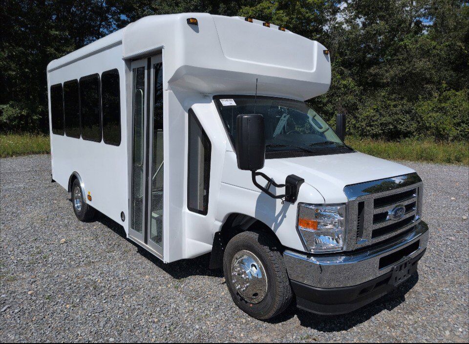 2026 Ford HLE