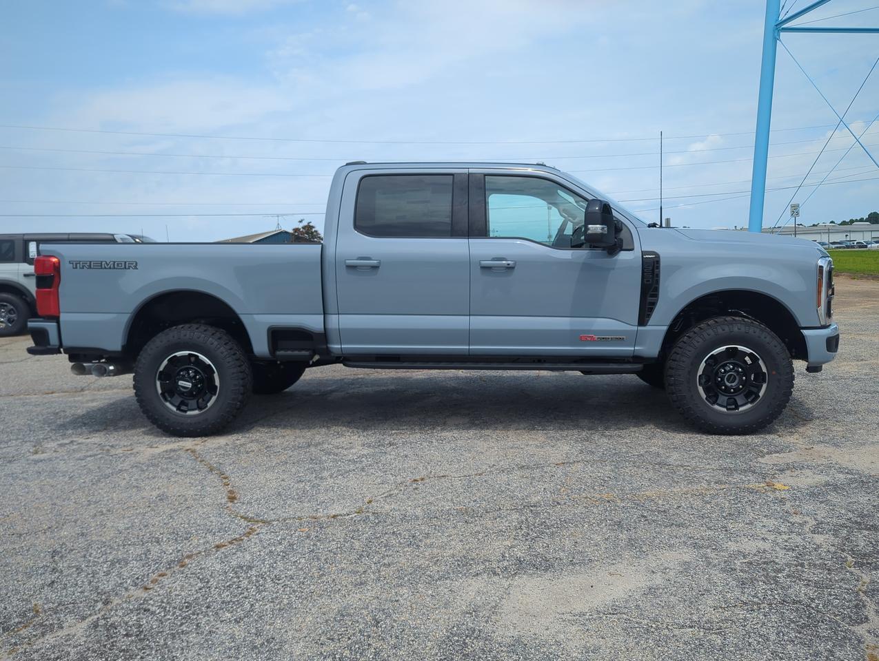2026 Ford Super Duty F-250 SRW LARIAT TREMOR