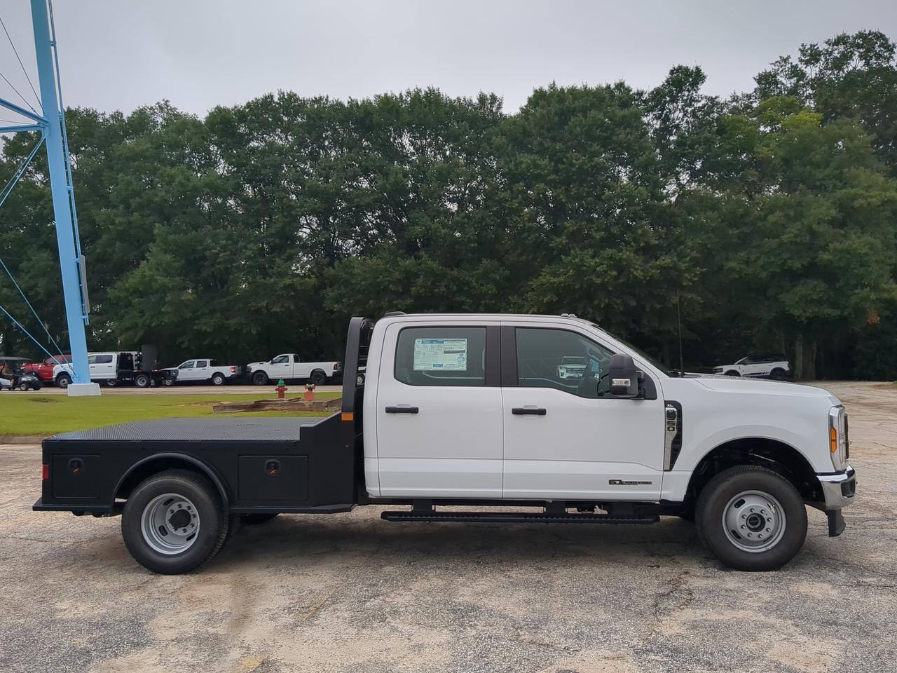 2026 Ford Super Duty F-350 DRW Flatbed Winder GA