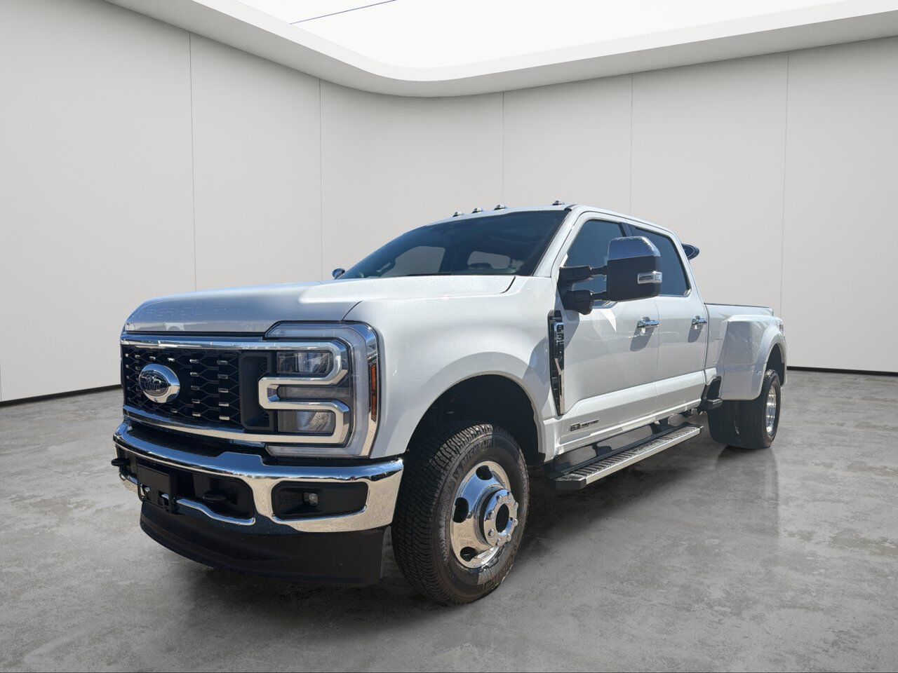 2026 Ford Super Duty F-350 DRW Lariat