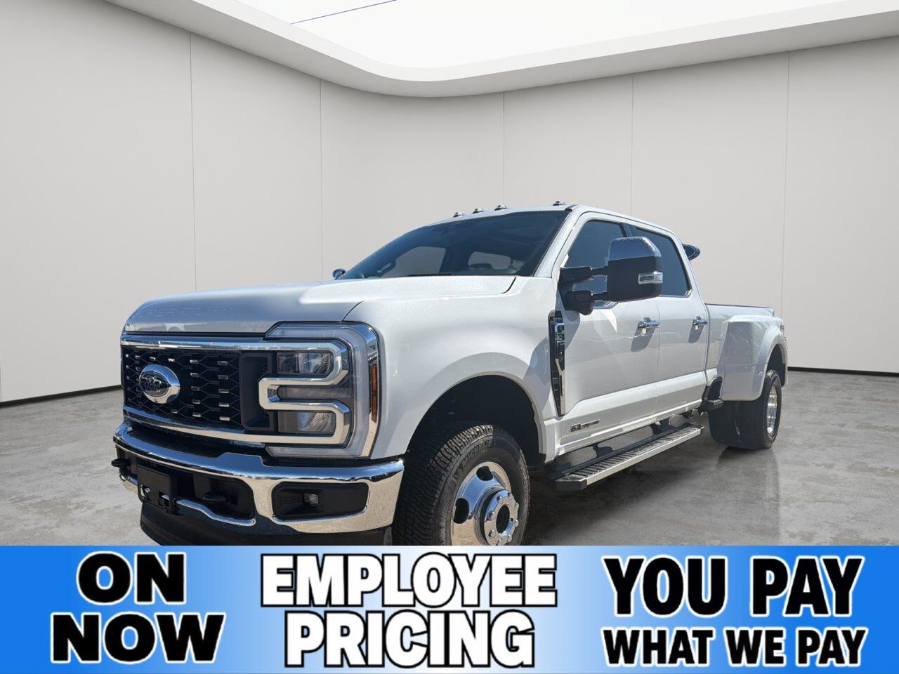 2026 Ford Super Duty F-350 DRW Lariat