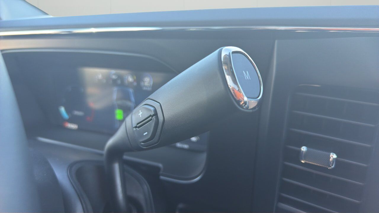 2026 Ford Super Duty F-350 DRW Lariat Sherwood Park AB