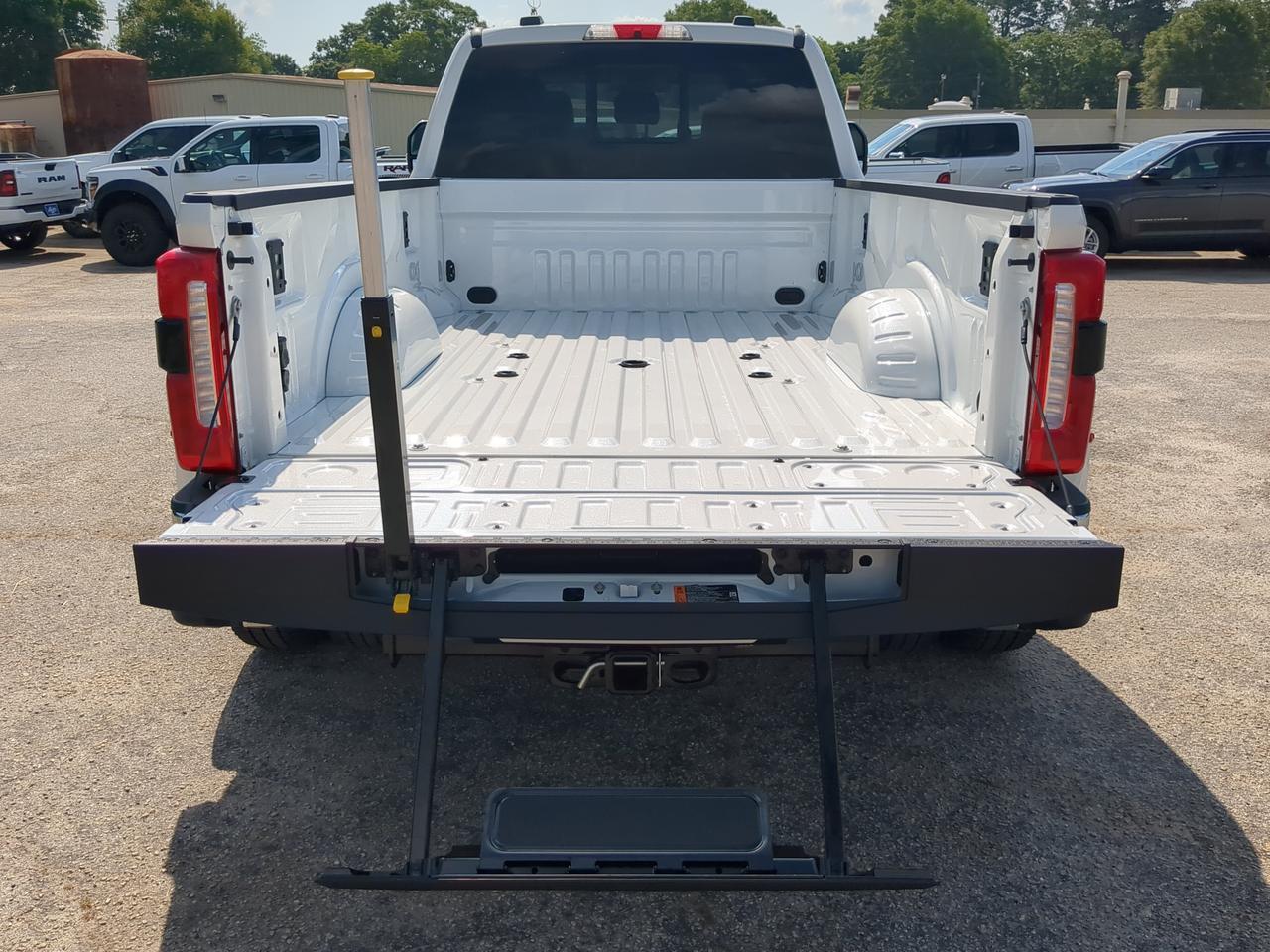 2026 Ford Super Duty F-350 DRW Lariat Winder GA