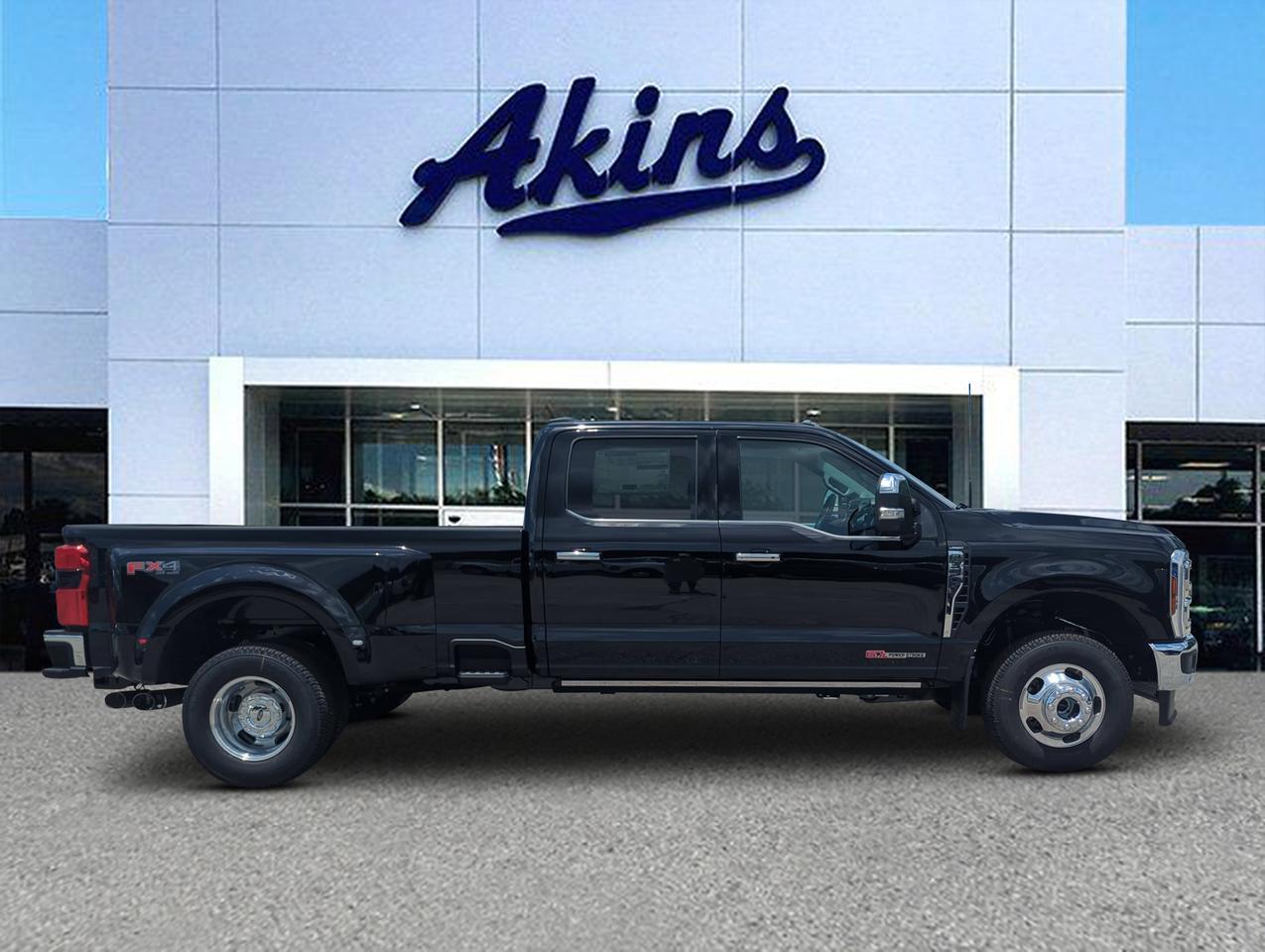 2026 Ford Super Duty F-350 DRW Lariat
