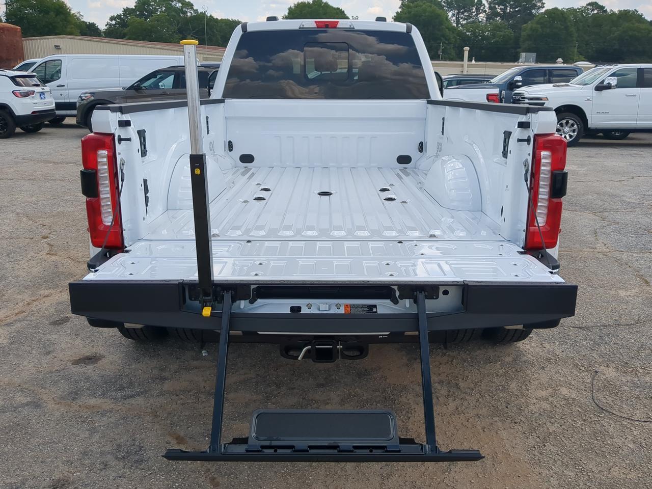 2026 Ford Super Duty F-350 DRW Lariat Winder GA