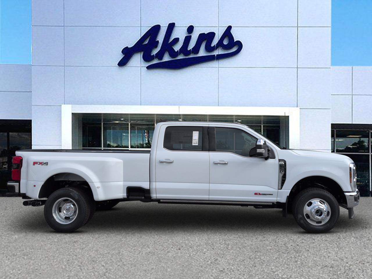 2026 Ford Super Duty F-350 DRW Lariat
