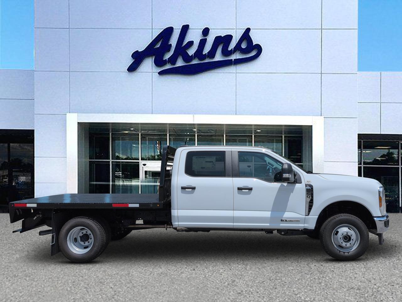 2026 Ford Super Duty F-350 DRW XL