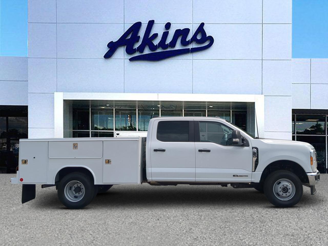 2026 Ford Super Duty F-350 DRW XL