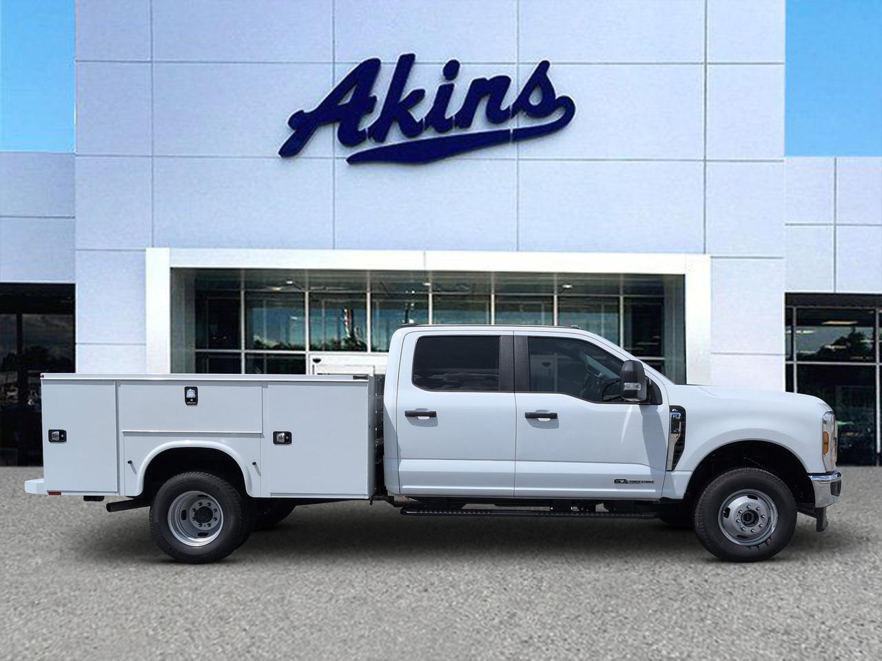 2026 Ford Super Duty F-350 DRW XL