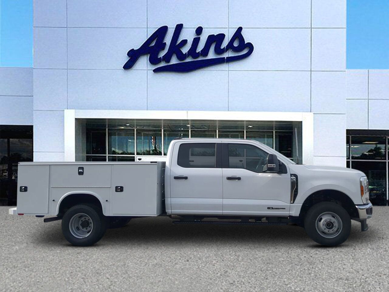 2026 Ford Super Duty F-350 DRW XL