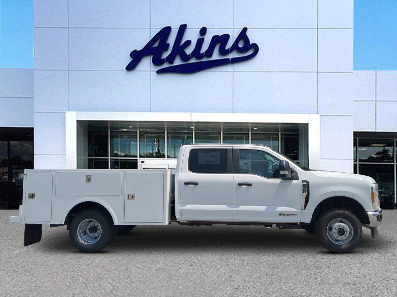 2026 Ford Super Duty F-350 DRW XL