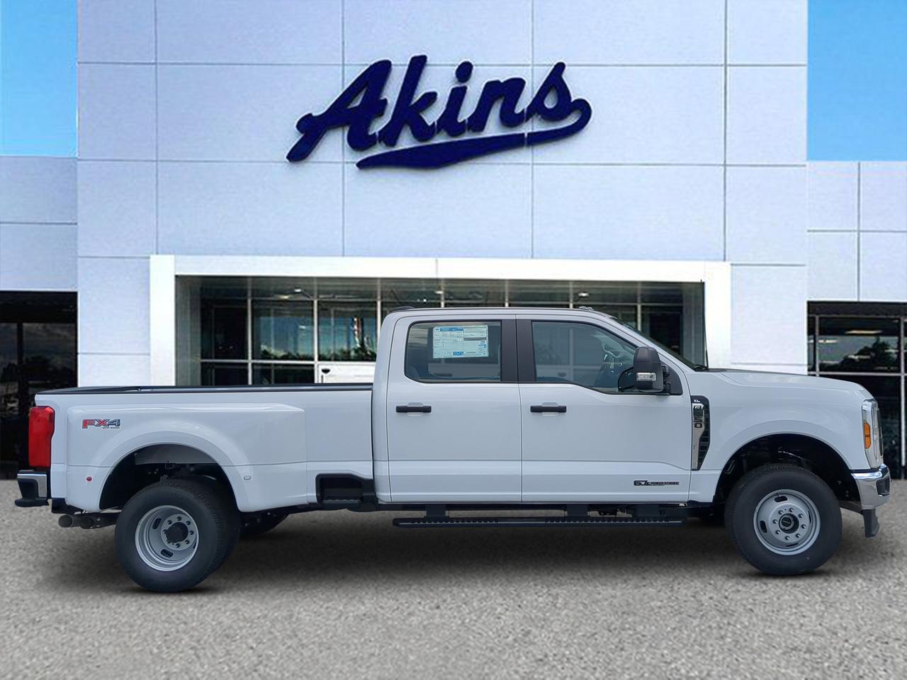 2026 Ford Super Duty F-350 DRW XL