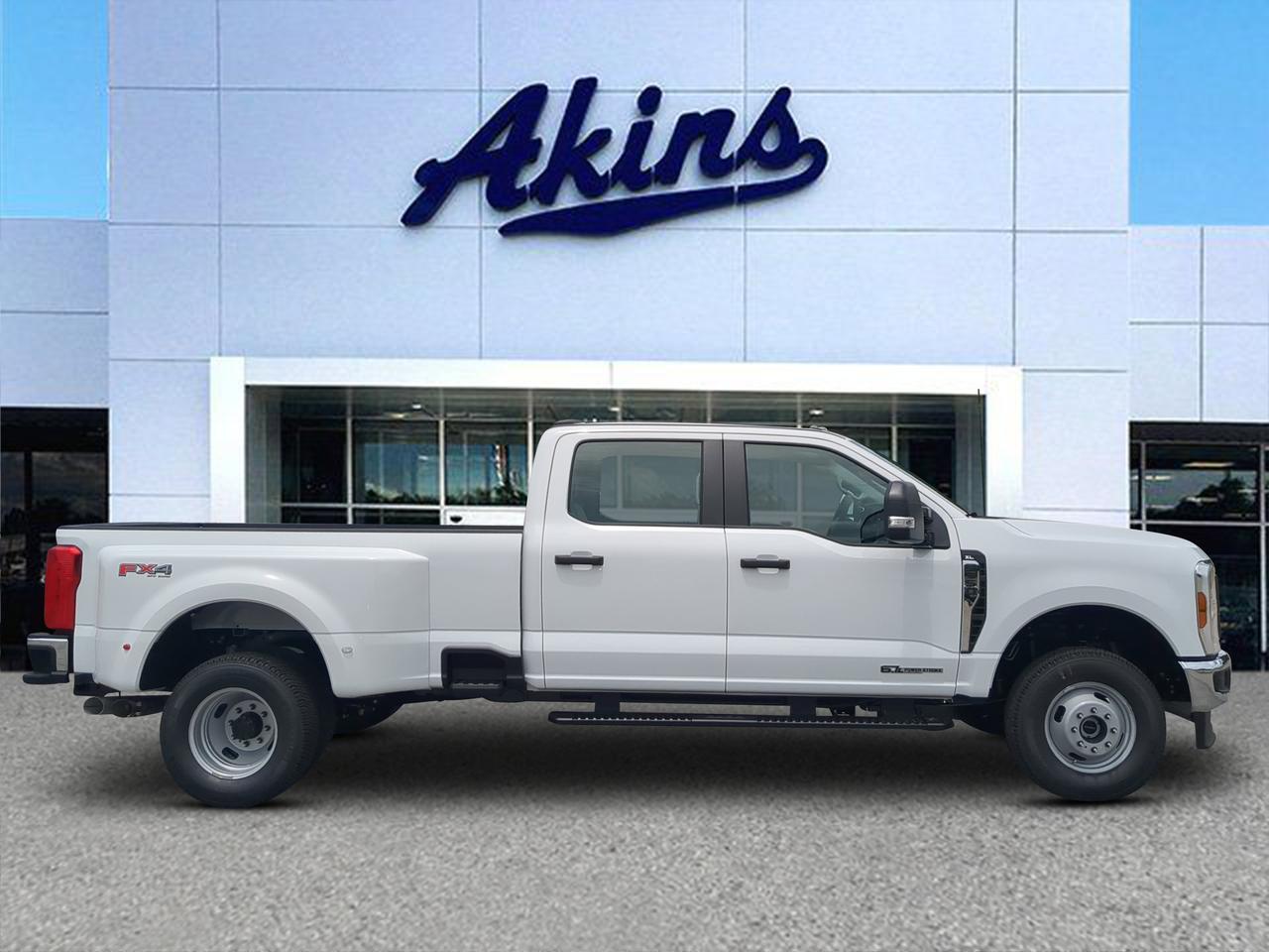 2026 Ford Super Duty F-350 DRW XL
