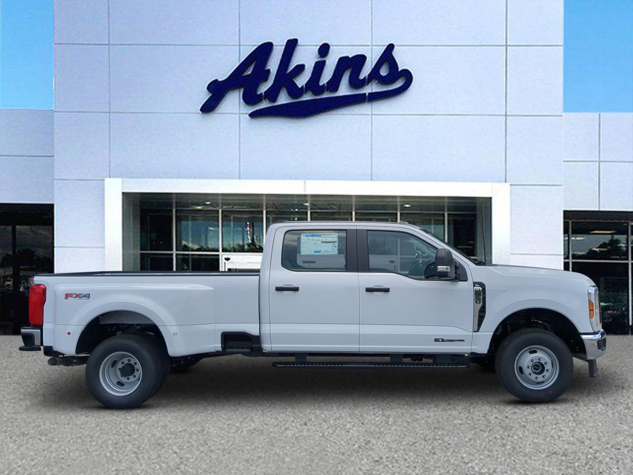2026 Ford Super Duty F-350 DRW XL