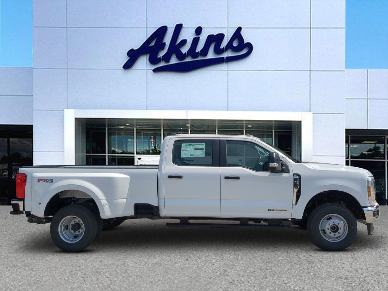 2026 Ford Super Duty F-350 DRW XL