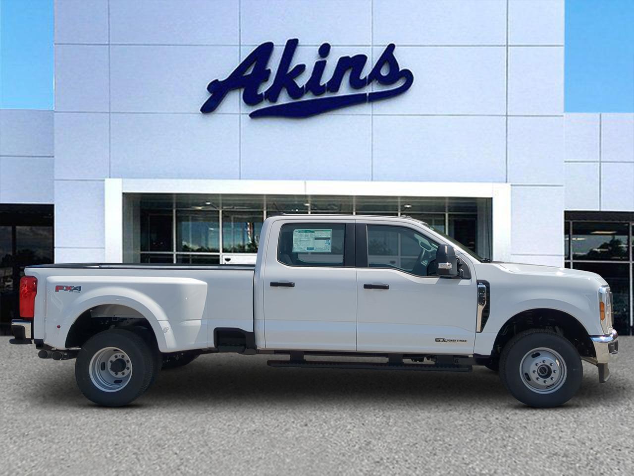 2026 Ford Super Duty F-350 DRW XL