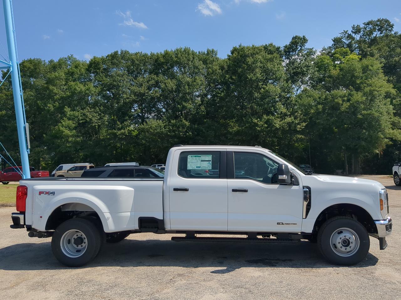 2026 Ford Super Duty F-350 DRW XL