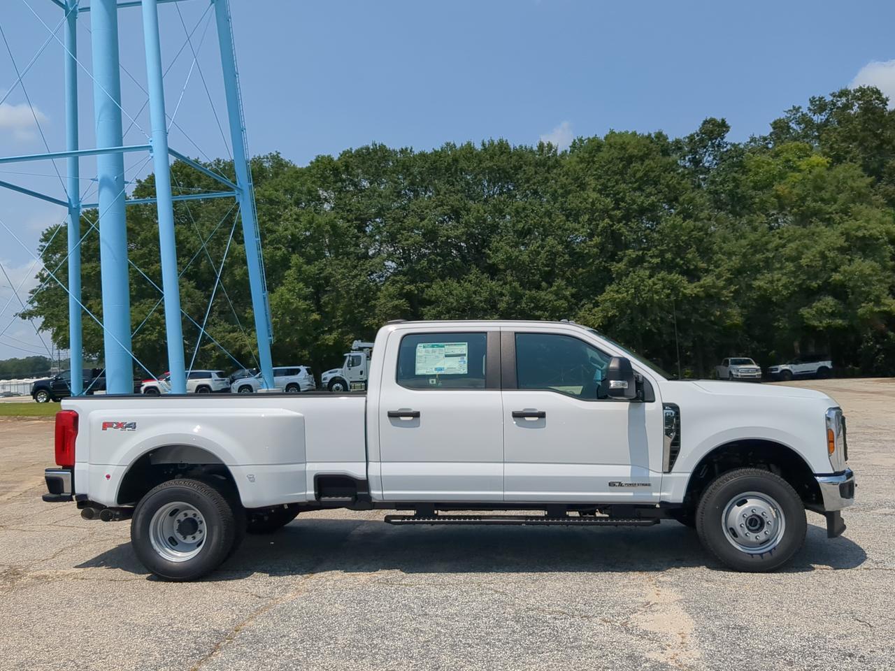 2026 Ford Super Duty F-350 DRW XL