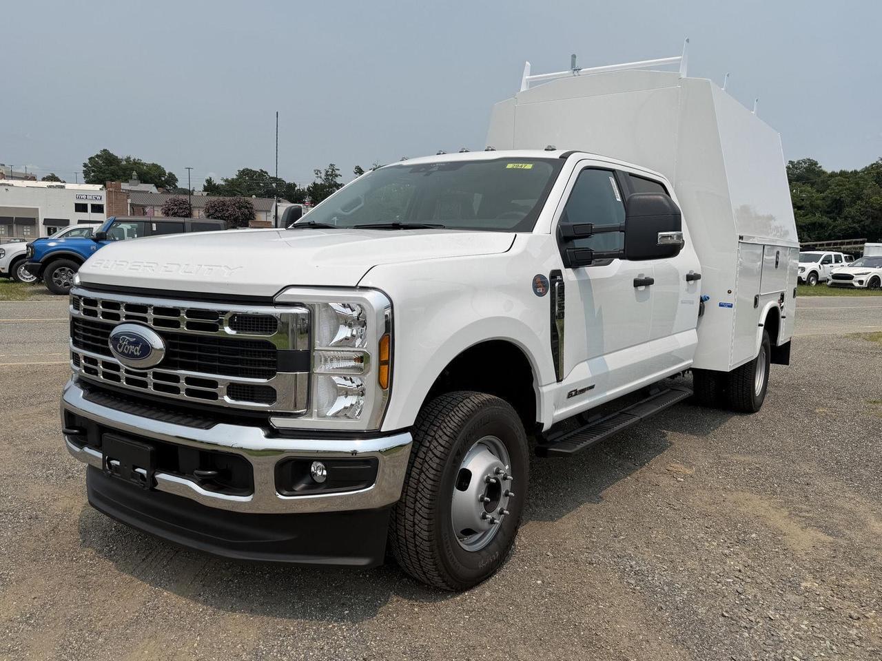 2026 Ford Super Duty F-350 DRW XL