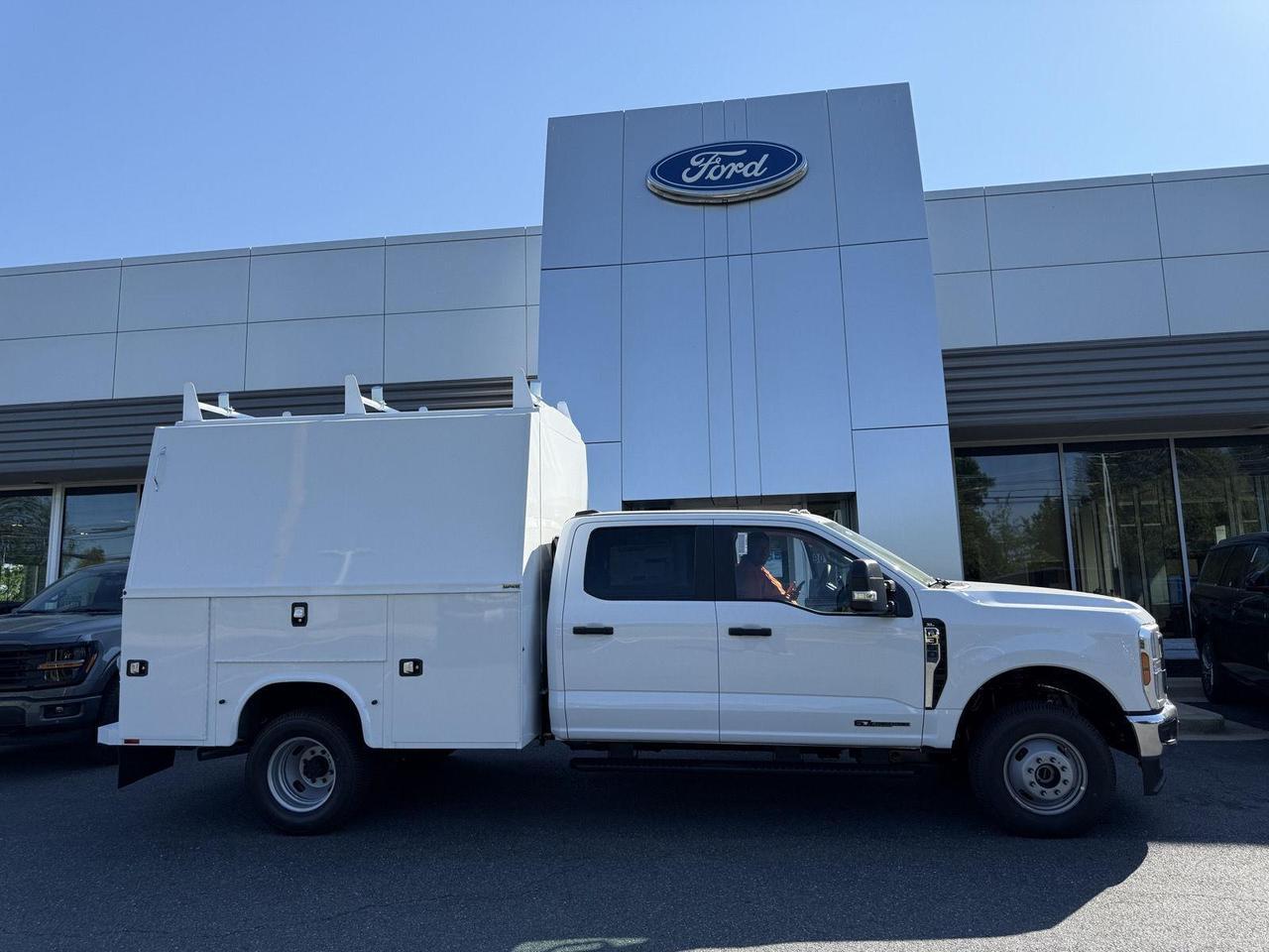 2026 Ford Super Duty F-350 DRW XL