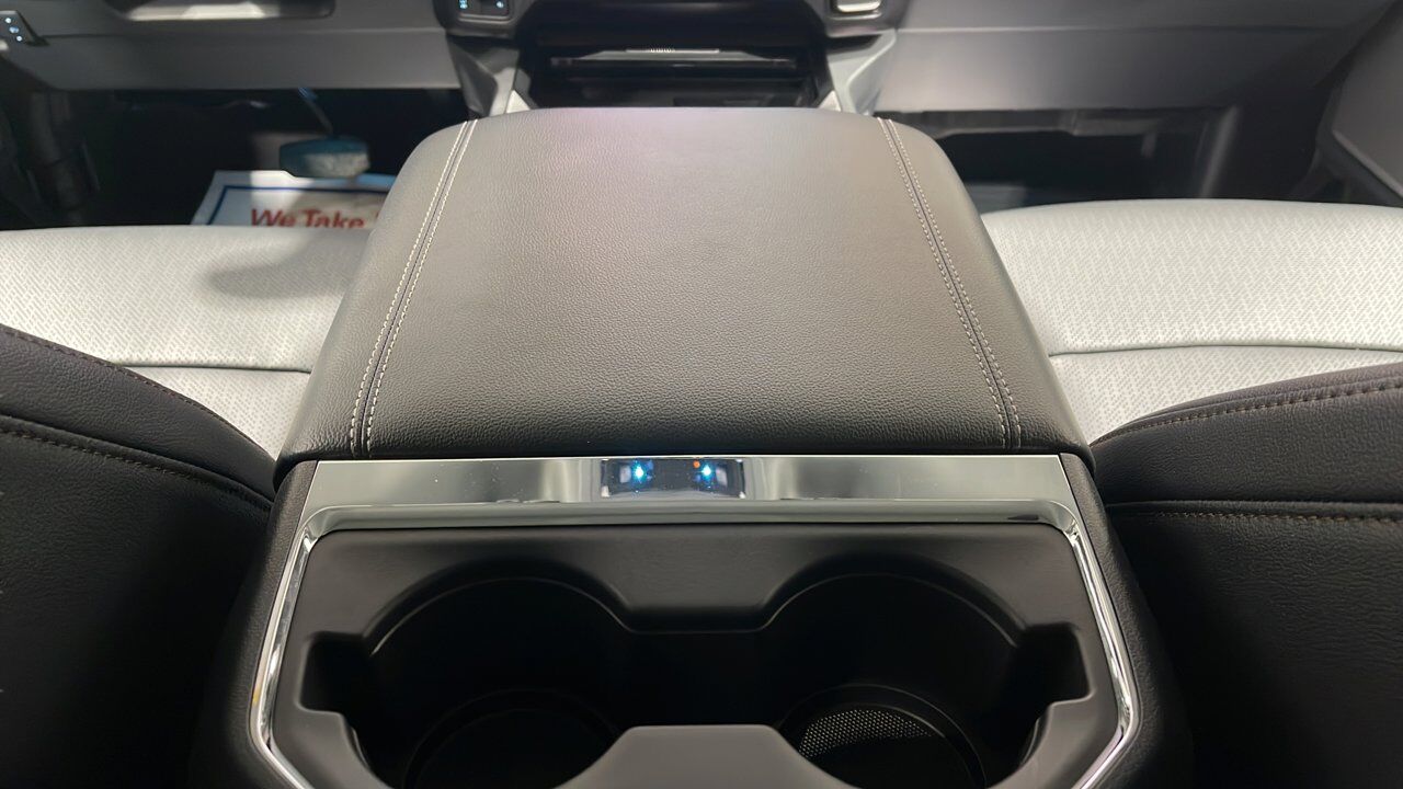 2026 Ford Super Duty F-350 SRW Lariat Sherwood Park AB