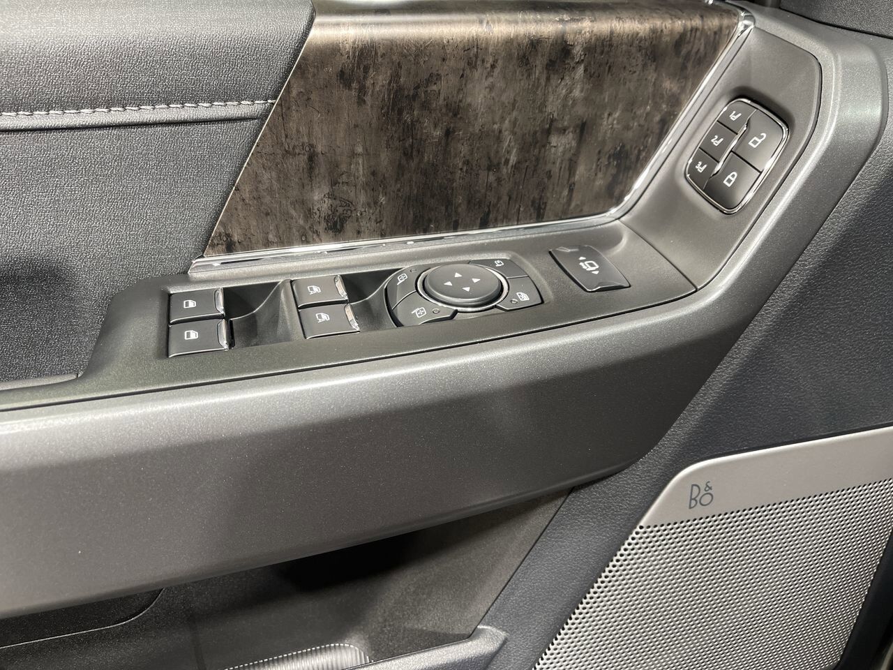 2026 Ford Super Duty F-350 SRW Lariat Sherwood Park AB