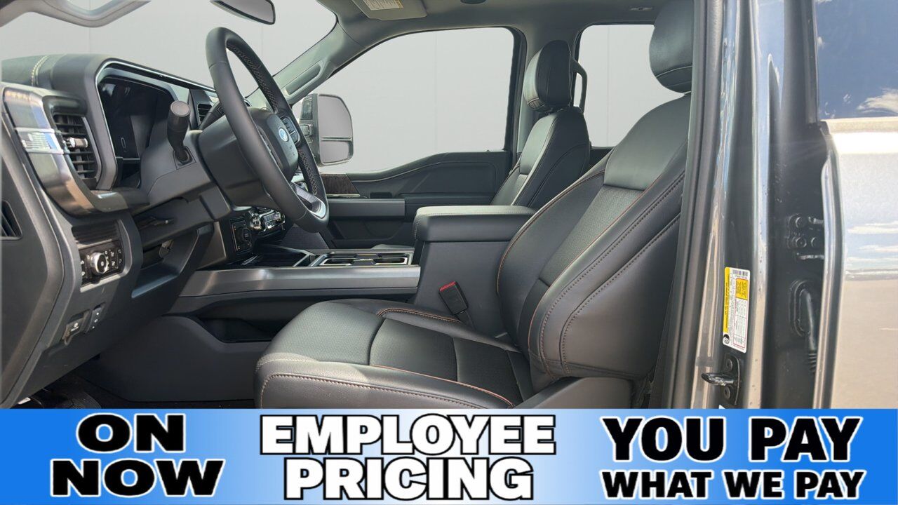 2026 Ford Super Duty F-350 SRW Lariat Sherwood Park AB