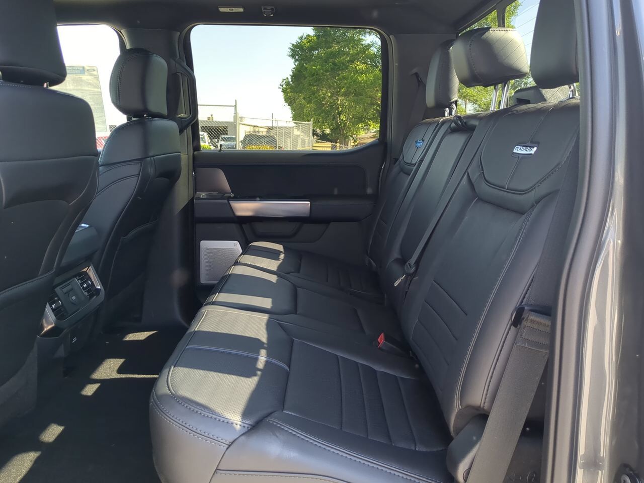 2026 Ford F-350 Super Duty Platinum - Photo 12