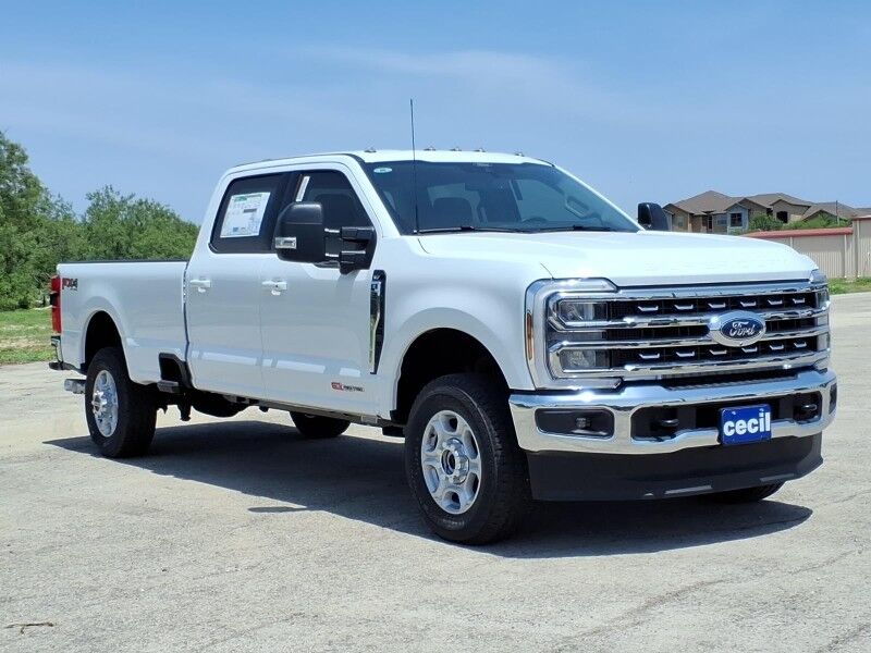 2026 Ford Super Duty F-350 SRW XLT