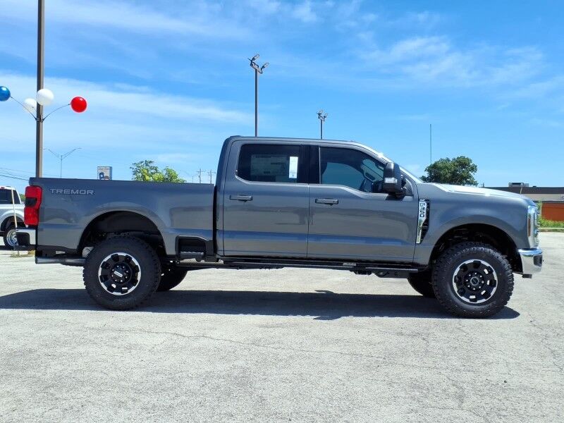 2026 Ford Super Duty F-350 SRW XLT