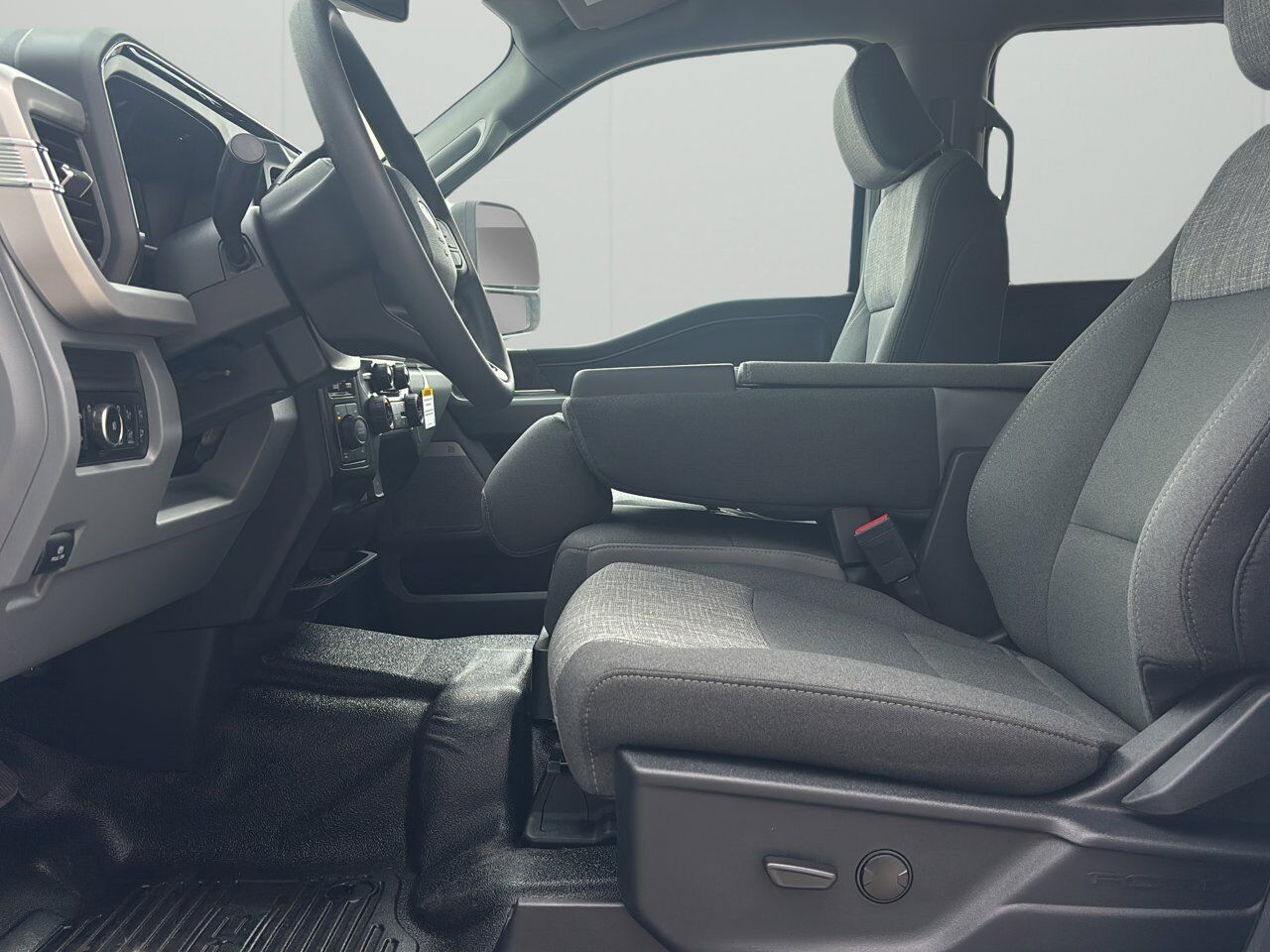 2026 Ford Super Duty F-350 SRW XLT Sherwood Park AB