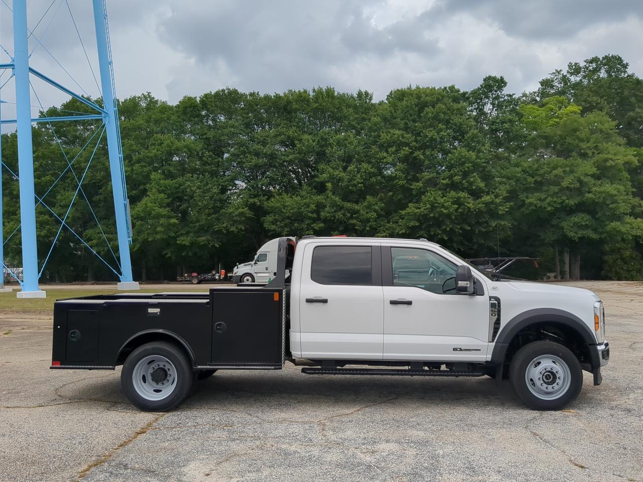 2026 Ford Super Duty F-450 DRW Flatbed Appleton WI
