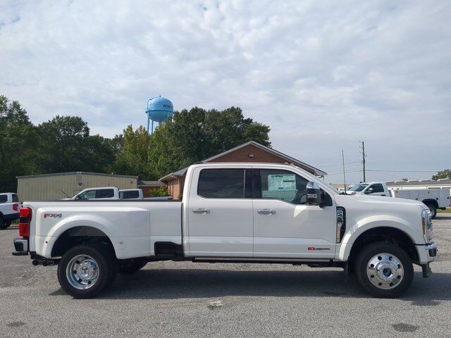 2026 Ford Super Duty F-450 DRW LARIAT Appleton WI