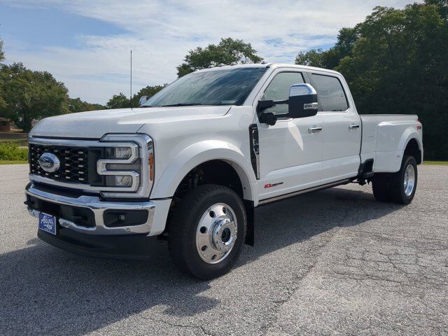 2026 Ford Super Duty F-450 DRW LARIAT Appleton WI