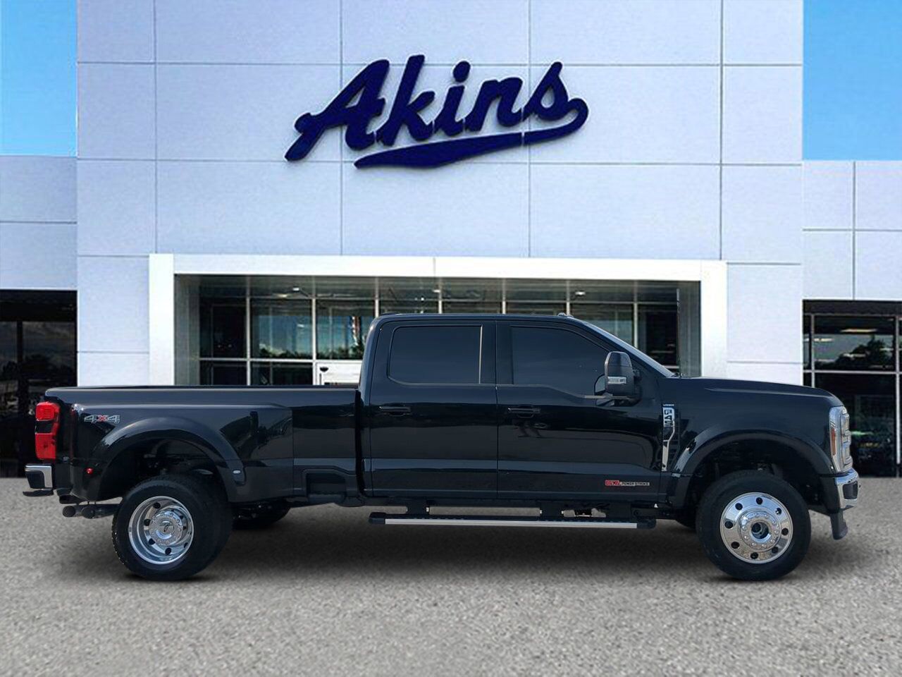 2026 Ford Super Duty F-450 DRW LARIAT