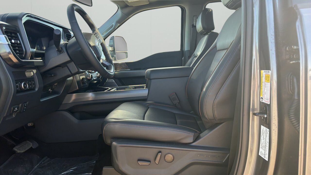 2026 Ford Super Duty F-450 DRW Lariat Sherwood Park AB