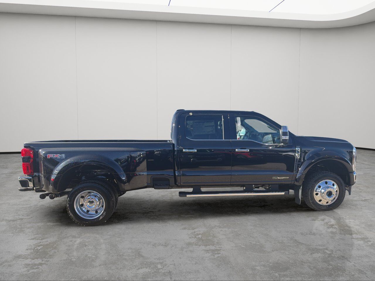 2026 Ford Super Duty F-450 DRW Lariat Sherwood Park AB