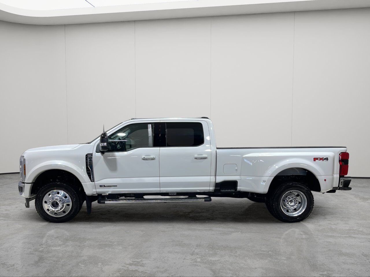 2026 Ford Super Duty F-450 DRW Lariat Sherwood Park AB