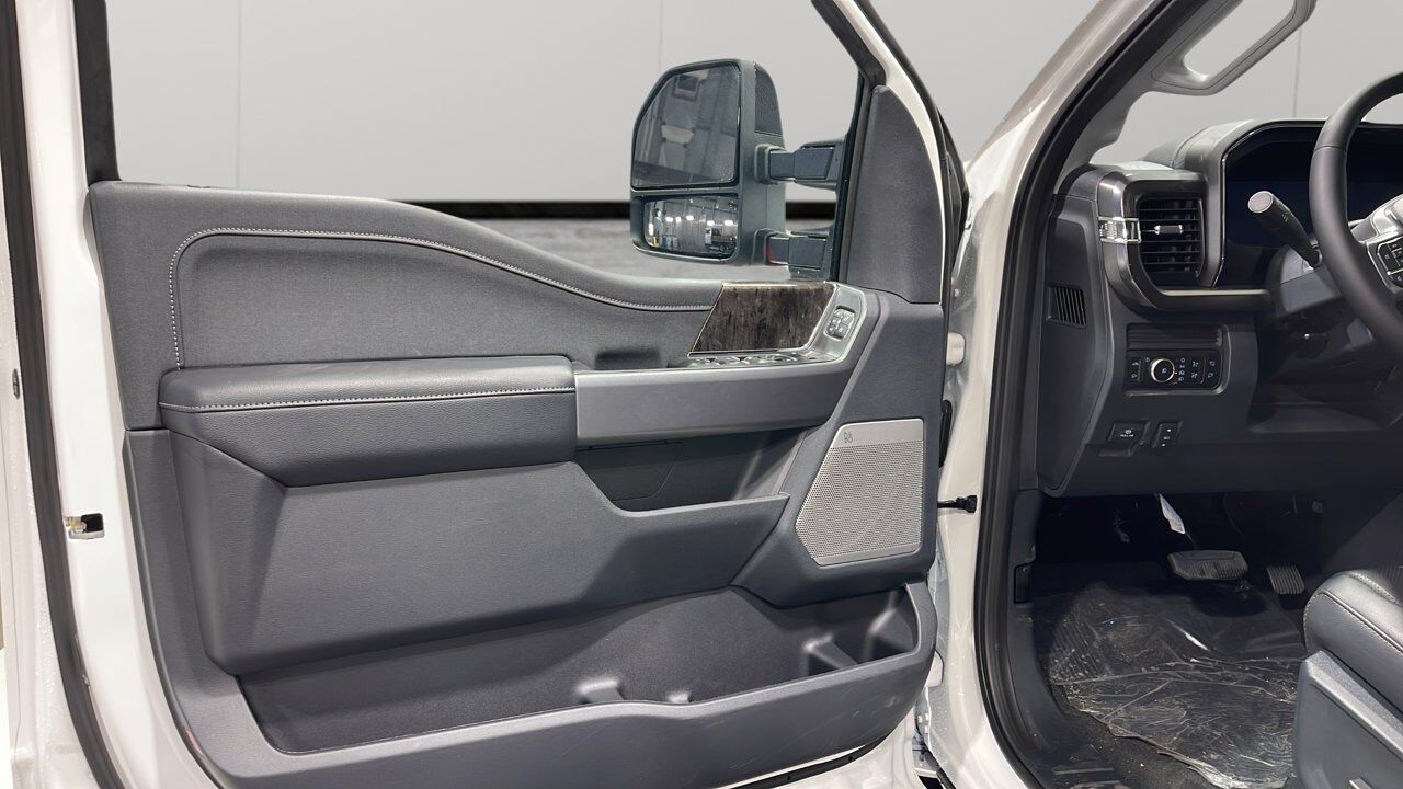 2026 Ford Super Duty F-450 DRW Lariat Sherwood Park AB