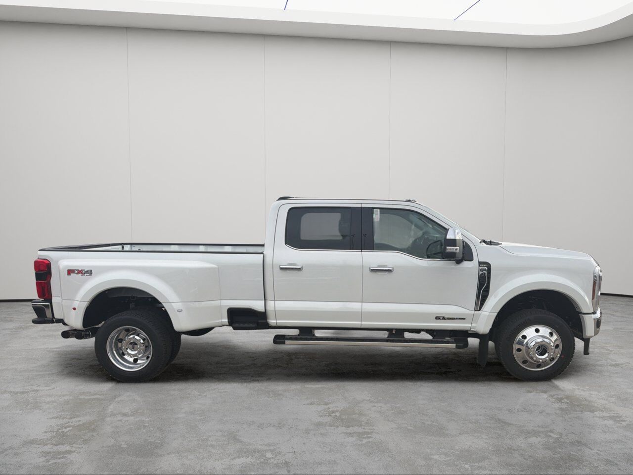 2026 Ford Super Duty F-450 DRW Lariat Sherwood Park AB