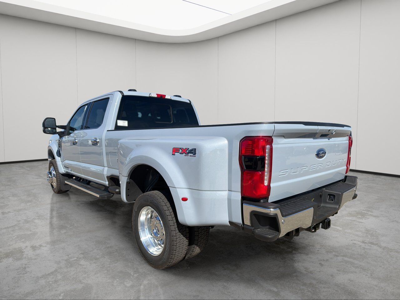 2026 Ford Super Duty F-450 DRW Lariat Sherwood Park AB