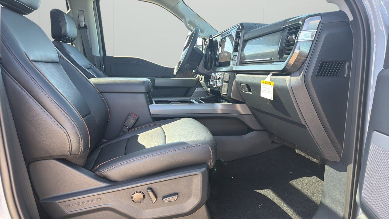 2026 Ford Super Duty F-450 DRW Lariat Sherwood Park AB