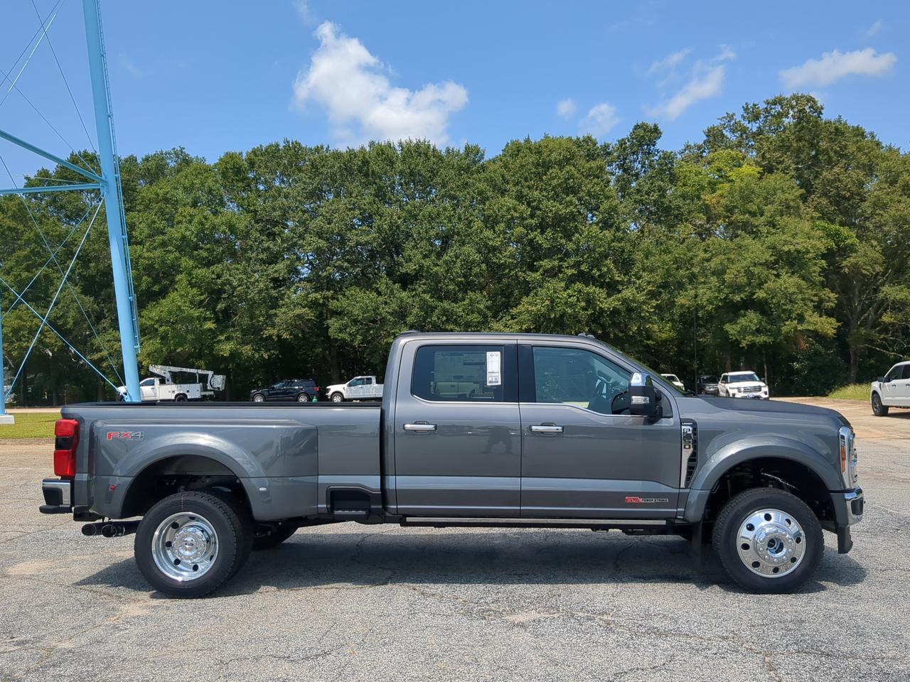 2026 Ford Super Duty F-450 DRW Lariat
